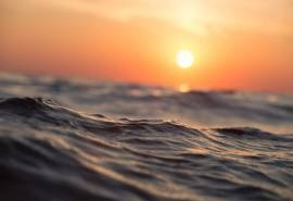 海边朝霞唯美风景图片桌面壁纸