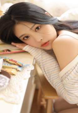 性感甜美女生图片写真手机壁纸