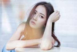 陈钰琪清新淡雅写真桌面壁纸