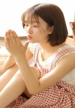 恬静短发美女手机壁纸