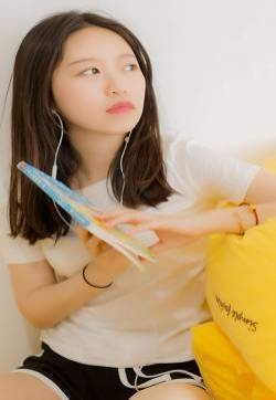 活力运动服美女手机壁纸