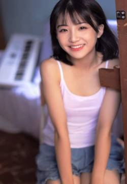 笑容吊带美女手机壁纸 第一辑