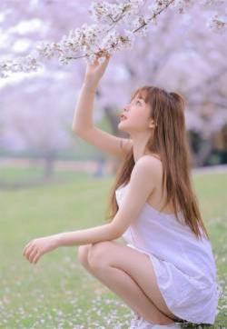 粉嫩少女甜美治愈高清手机壁纸