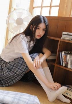 JK制服美女唯美高清手机壁纸
