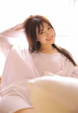 性感美女肌肤白皙高清手机壁纸