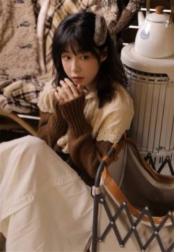 俏皮可爱美女甜美高清手机壁纸
