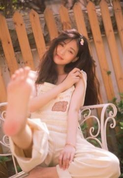 清凉夏日唯美少女高清手机壁纸