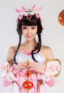 美女施诗