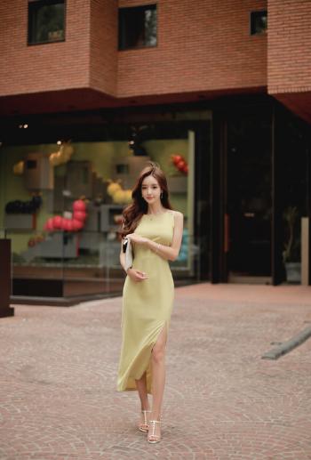清纯可爱MM  学生装动人美女写真第4张