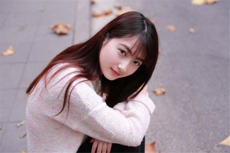高清河南美女释小龙大眼女友王若伊眼大唇丰身材性感第4张
