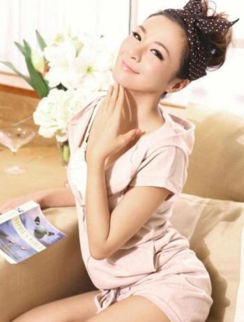 放电眼 诱人身 泳装妩媚女性感写真第2张
