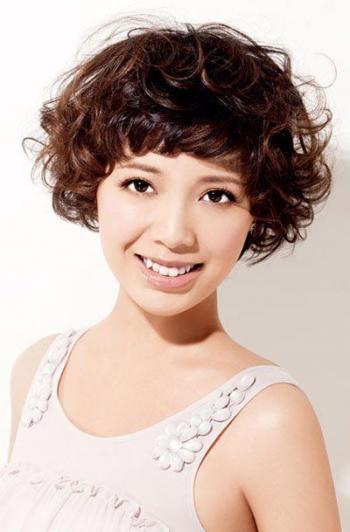 韩国美女卷发优雅女神性感美腿写真第3张
