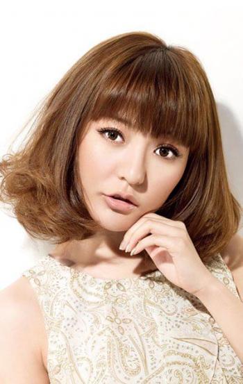 韩国美女卷发优雅女神性感美腿写真第4张