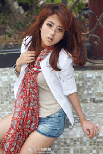 网络红人新锐模特夏小薇花田唯美清纯图片第0张
