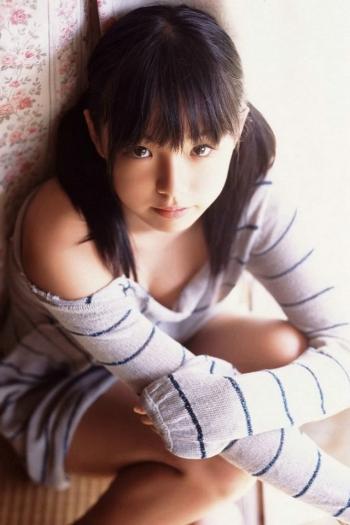 清纯美女短发夏日阳光清新室外写真第2张