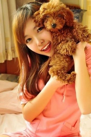 清纯美女短发夏日阳光清新室外写真第3张