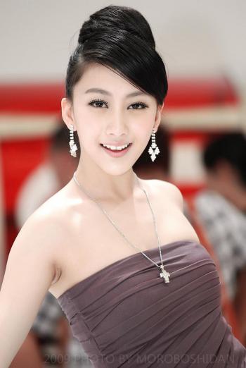 车模女兵装束性感威武写真第4张