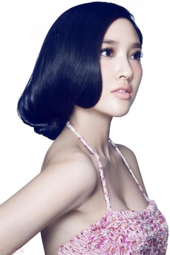 高清中国内地四川女演员唐艺昕：梨涡浅笑第2张