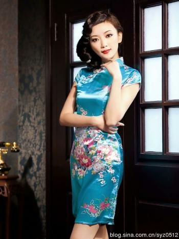性感露背短裙美少女手机壁纸图片_高清手机壁纸图片大全第2张