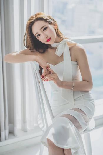 丝袜美脚图片 _ 第(1)张