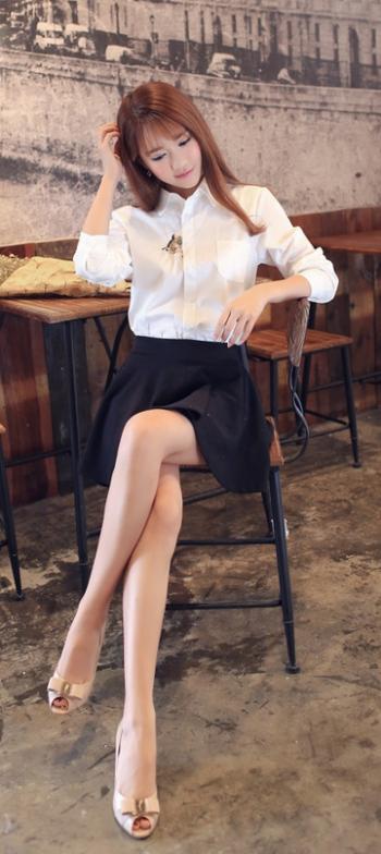 性感粉红小短裙 90后mm诱惑甜美私房写真第0张