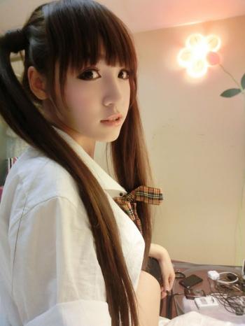 学生装美女图片 _ 第(1)张