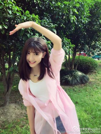 性感美女极致诱惑一袭轻纱缠美娇梦幻写真第4张