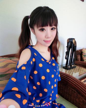 90后小美女小清新可爱俏皮诱人表情诱惑你的眼球第0张