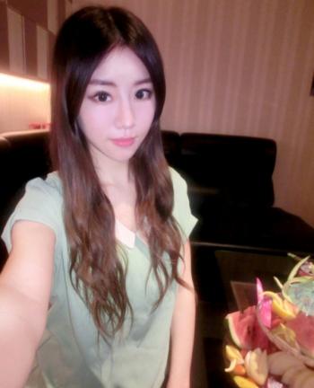 90后小美女小清新可爱俏皮诱人表情诱惑你的眼球第5张