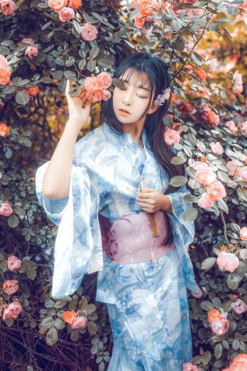高清中国青岛模特、演员张婉悠胸涌cos第0张