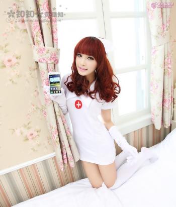 制服的诱惑 美丽大胆的护士私房诱惑写真美女图片第3张