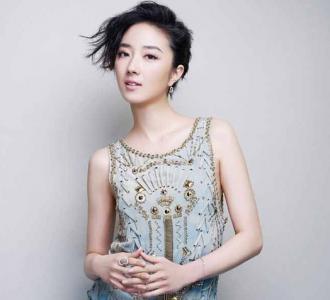 中国台湾影视女演员桂纶镁中性气质风时尚写真第2张