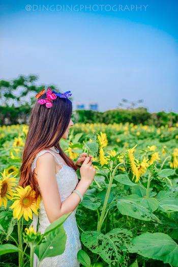 中国湖南衡阳女演员刘雨欣半秀香肩性感动人第3张