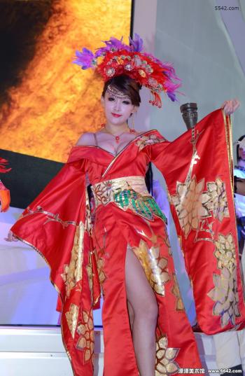 动漫人物cosplay冷艳的表情第0张