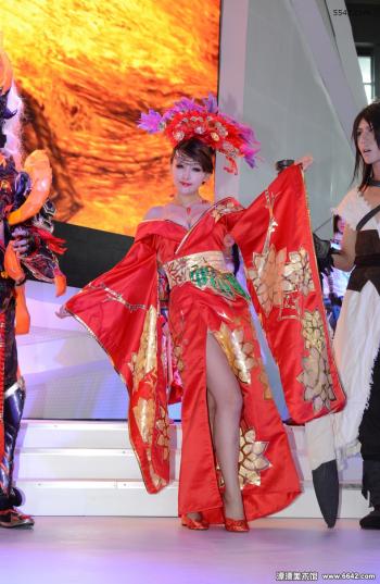 动漫人物cosplay冷艳的表情第4张