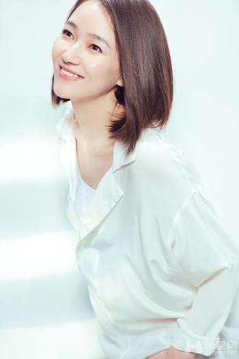 高清安徽省马鞍山女明星焦俊艳美艳红唇性感迷人写真图片第0张