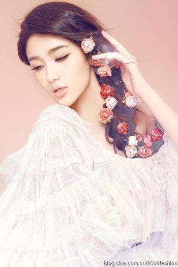 性感美女极致诱惑一袭轻纱缠美娇梦幻写真第3张