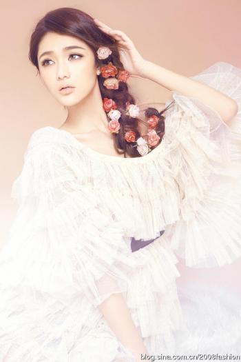 性感美女极致诱惑一袭轻纱缠美娇梦幻写真第4张