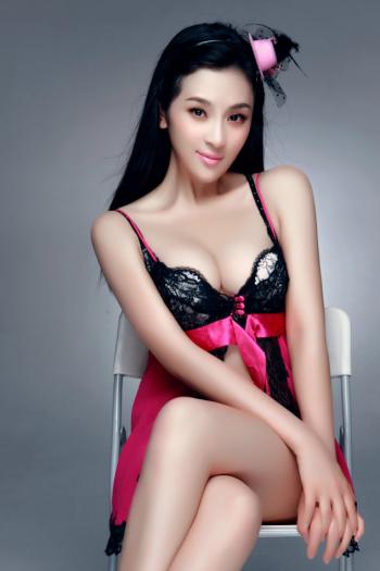 丰满的胸部图片 _ 第(4)张