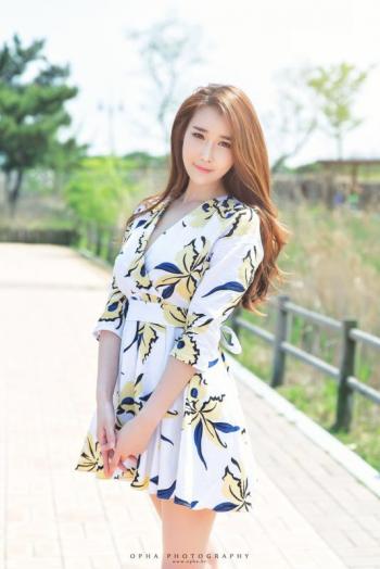 高清河北省邯郸美女何静momo净白肌肤美腿诱人极品美女第3张
