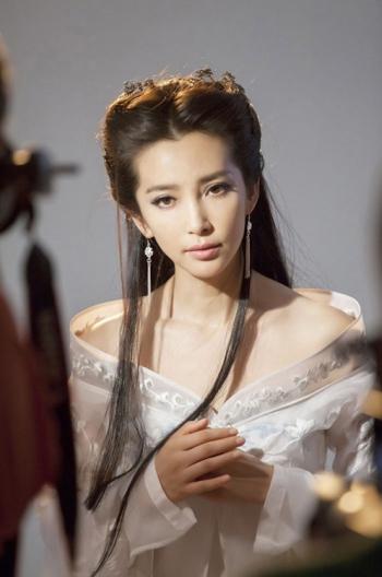 极品美女馨雅Adela性感睡裙写真图第4张