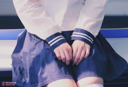 情迷校园清纯女生 校服妹教室大片第6张