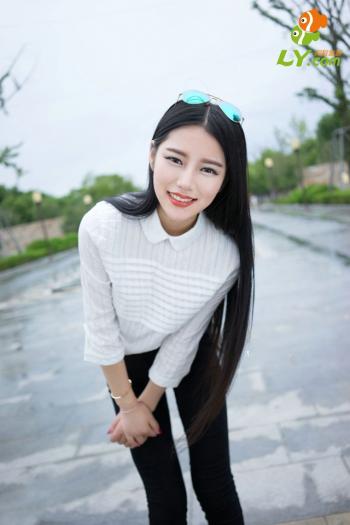 高清中国内地美女李颖芝完美身材性感女神绝色美女诱惑写真第2张