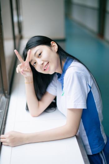 高清广西桂林美女莫绮雯诱人写真诱人的表情少女第0张