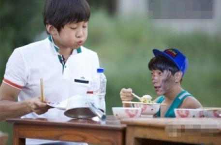 爸爸去哪儿亲子照片遭恶搞 互换脸谱的亲子第5张