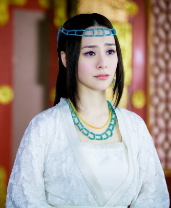 大眼睛美女图片 _ 第(1)张