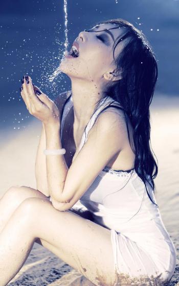 中国大陆内蒙古女演员韩一菲裸妆照诱惑迷人第3张