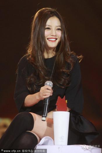 有沟必火的卖萌女 自拍无敌第2张