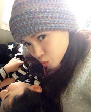 小妞卖萌可爱自拍 卖萌女神自拍照第2张