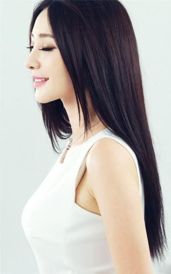 中国内地湖南衡阳女演员温婉盘发柳岩知性优雅气质写真第0张